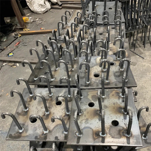 图纸中如何确定克孜勒苏预埋件的位置？